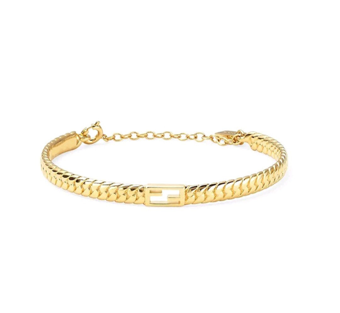 F BAGUETTE LINK CHAIN GOLD BRACELET
