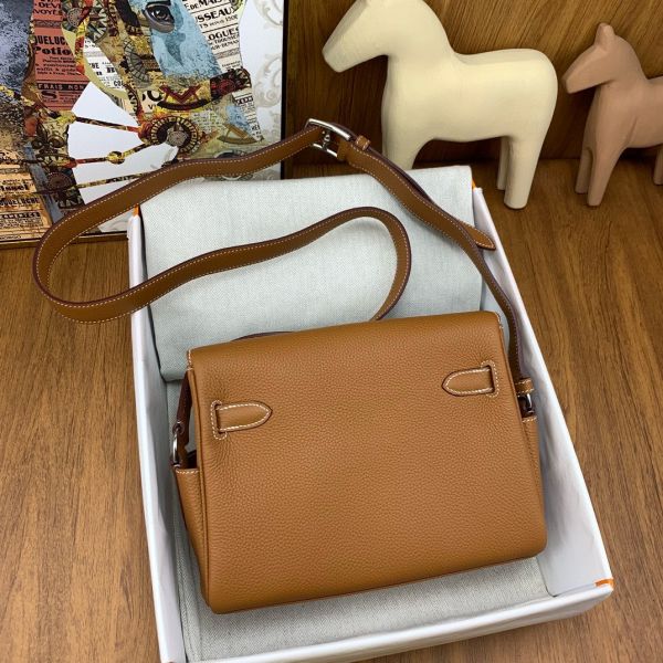 HERM Kelly Messenger Bag in Gold Clemence Leather