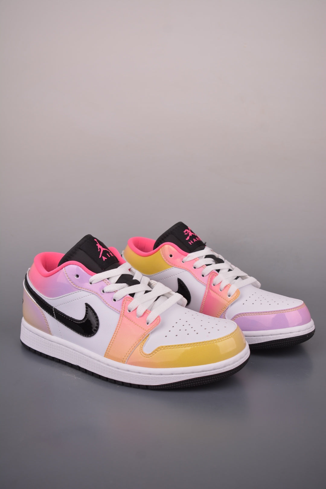 Air Jordan 1 Low SE "Lola Bunny" IX6038-100