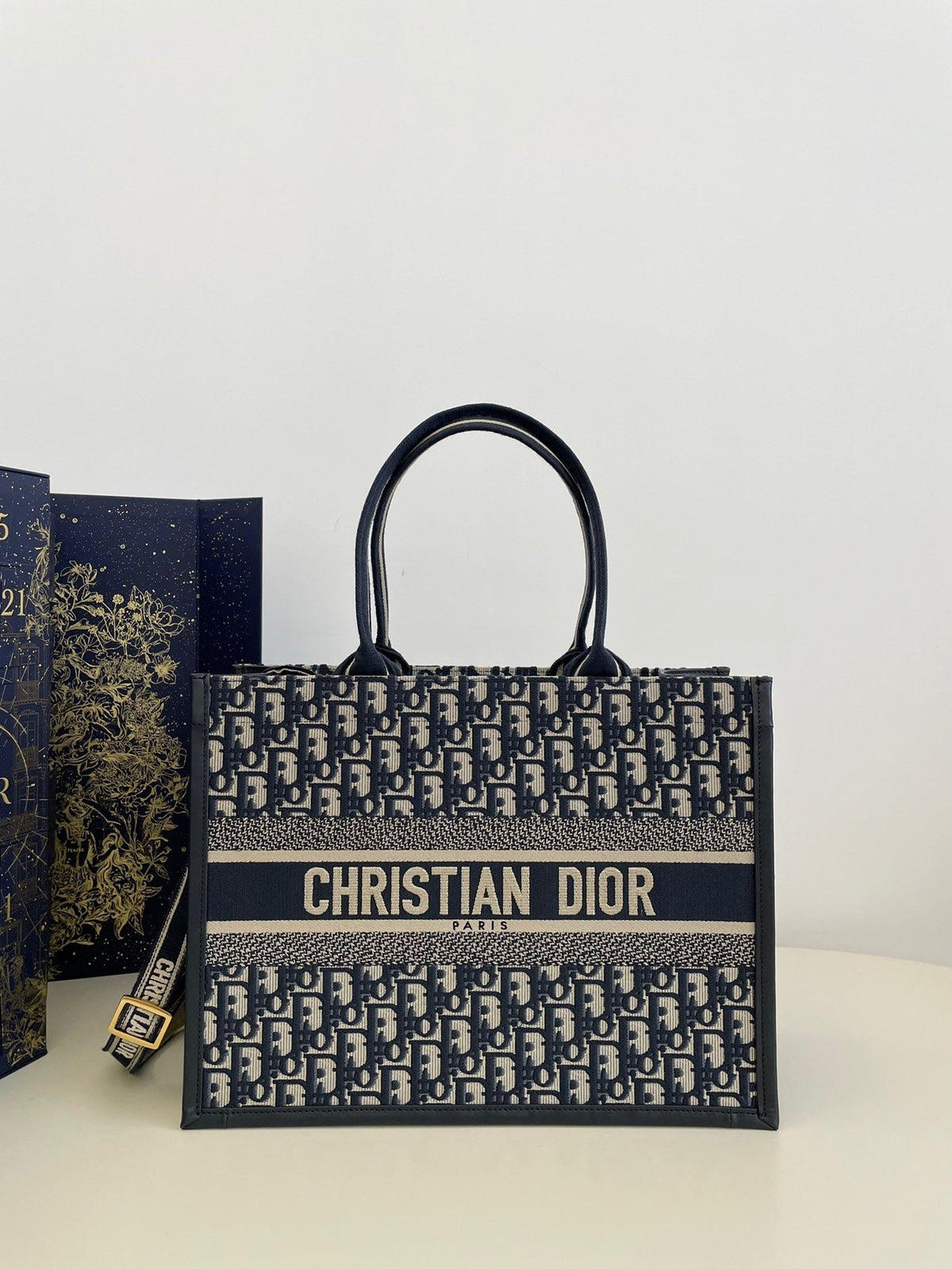 DIO Book Tote (36cm)