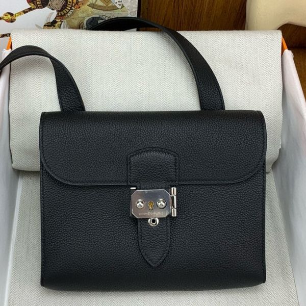 HERM Sac a Depeches 21 Bag in Black Clemence Leather