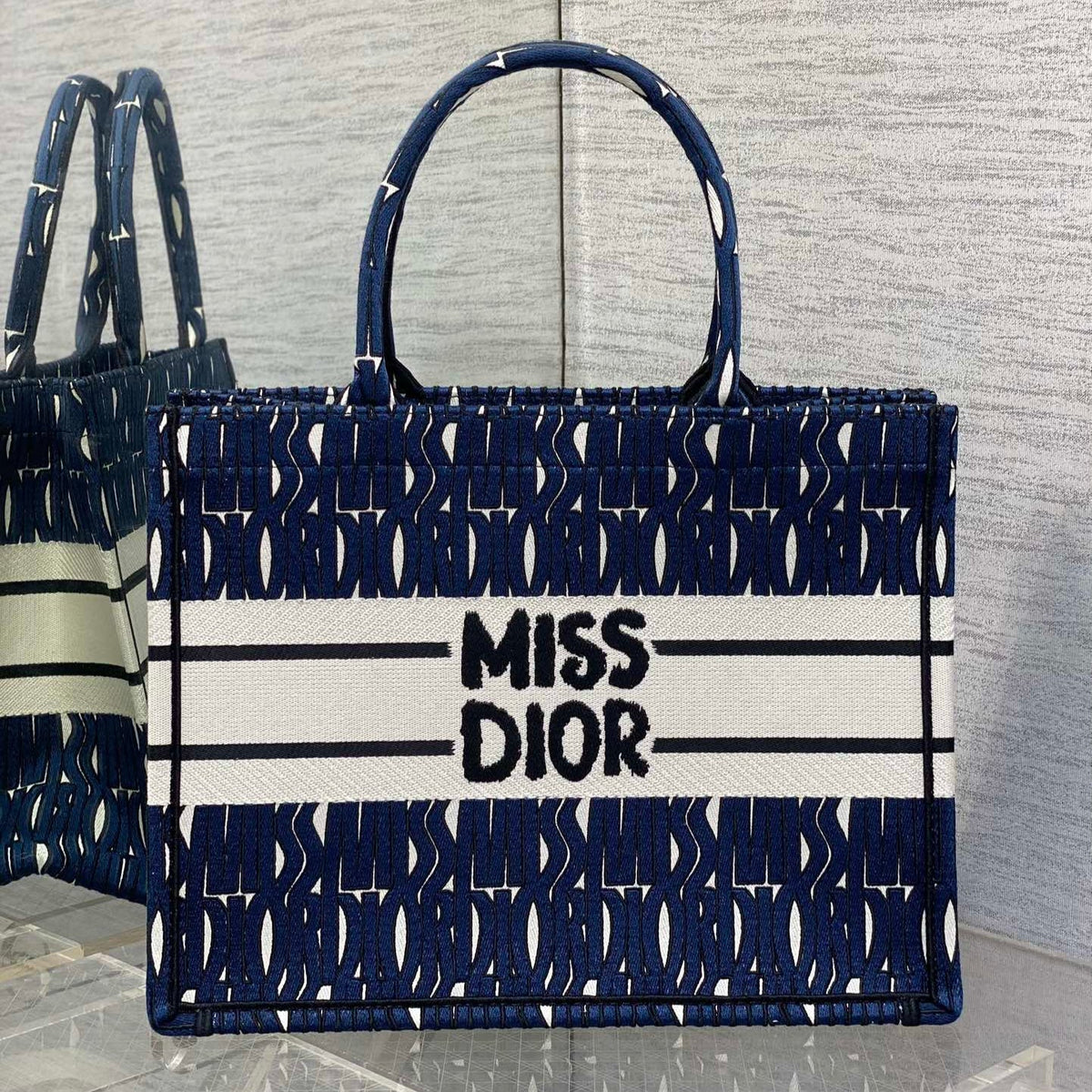 MISS MEDIUM TOTE 36 IN WHITE MIX DEEP COVE BLUE CANVAS